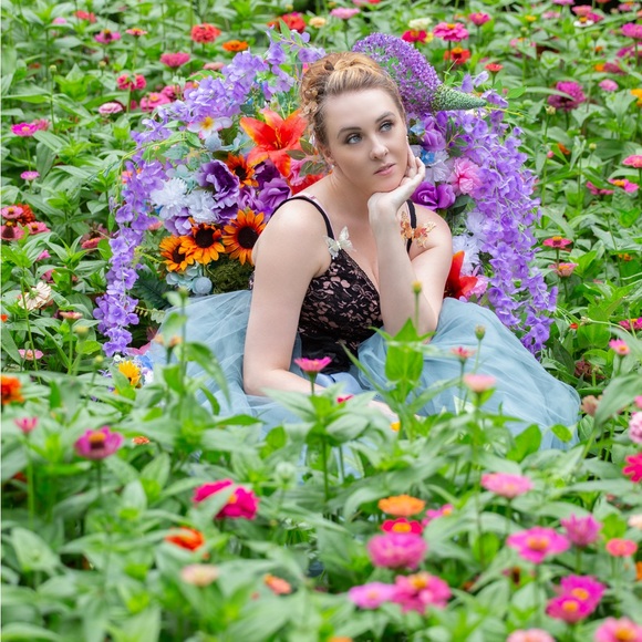 Meet your Posher, Stephanie - Picture 3 of 3